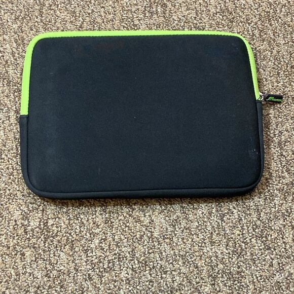 Stylish Black and Green Tablet Sleeve with Protective Padding - Picture 2 of 13